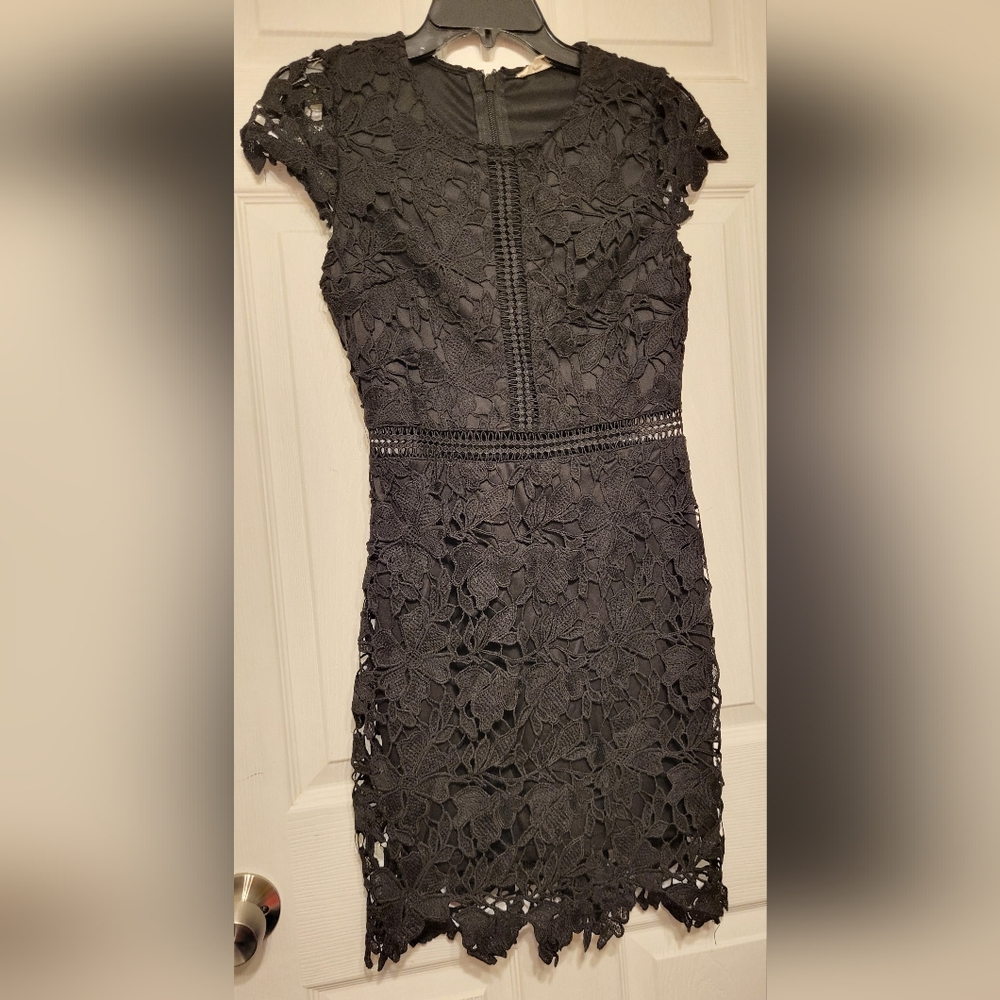 Main Strip Small Black Lace Party Dress Midi